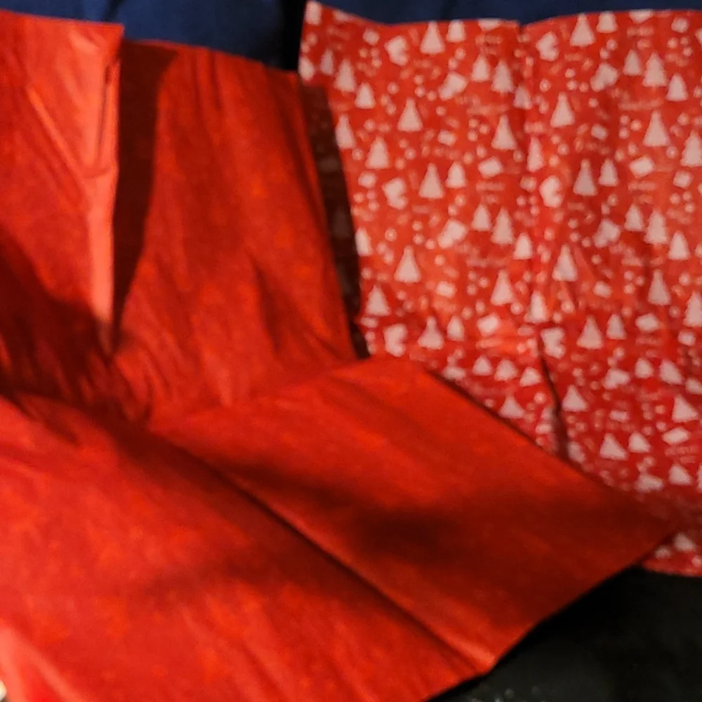 XLARGE  HOLIDAY TISSUE PAPER  sheet measures 27.5inch x 19inch  50 pcs